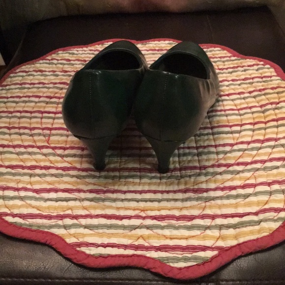 Shoes - Picture 2 of 4